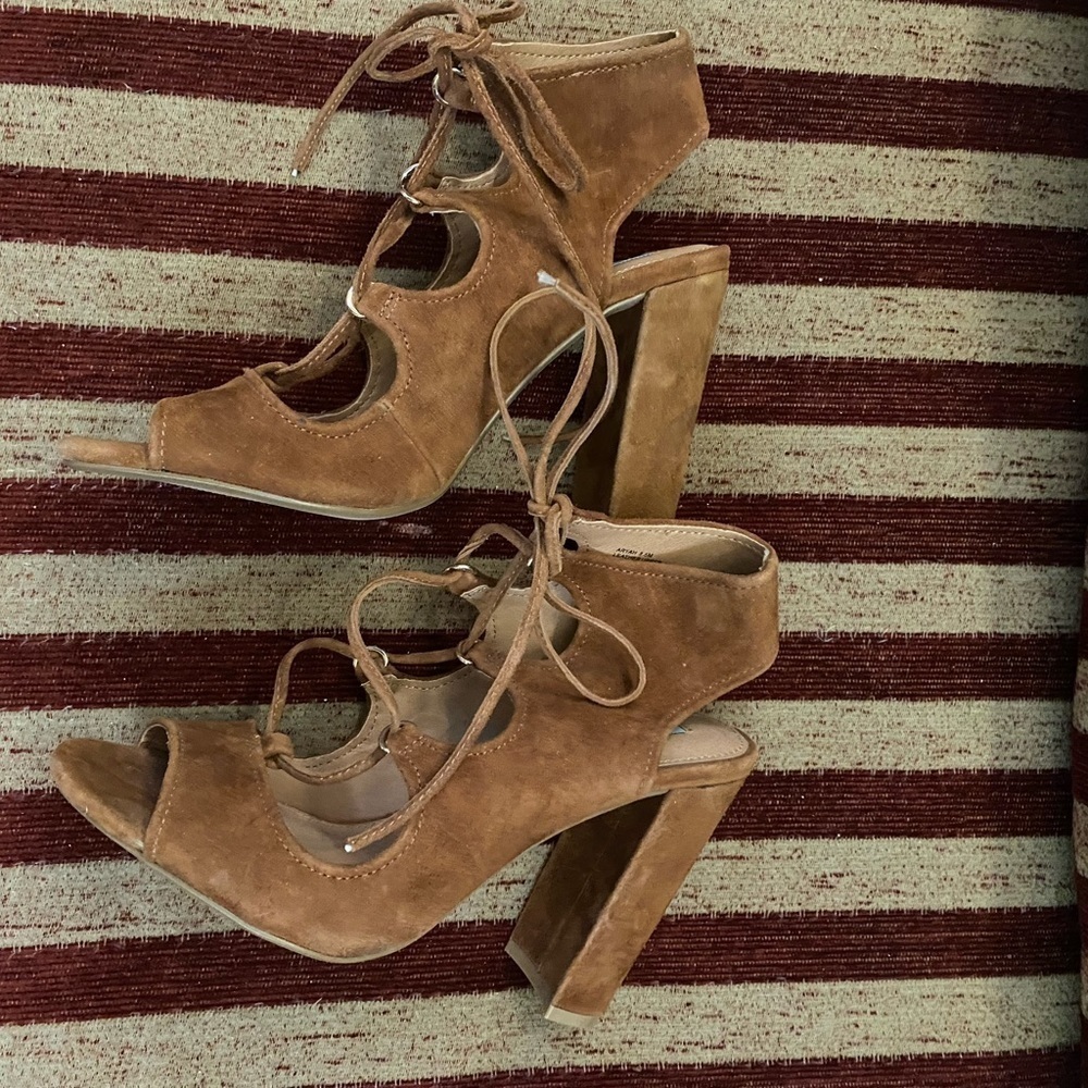 NWOT Steve Madden heels. Leather upper. size 8.5 - Picture 2 of 10